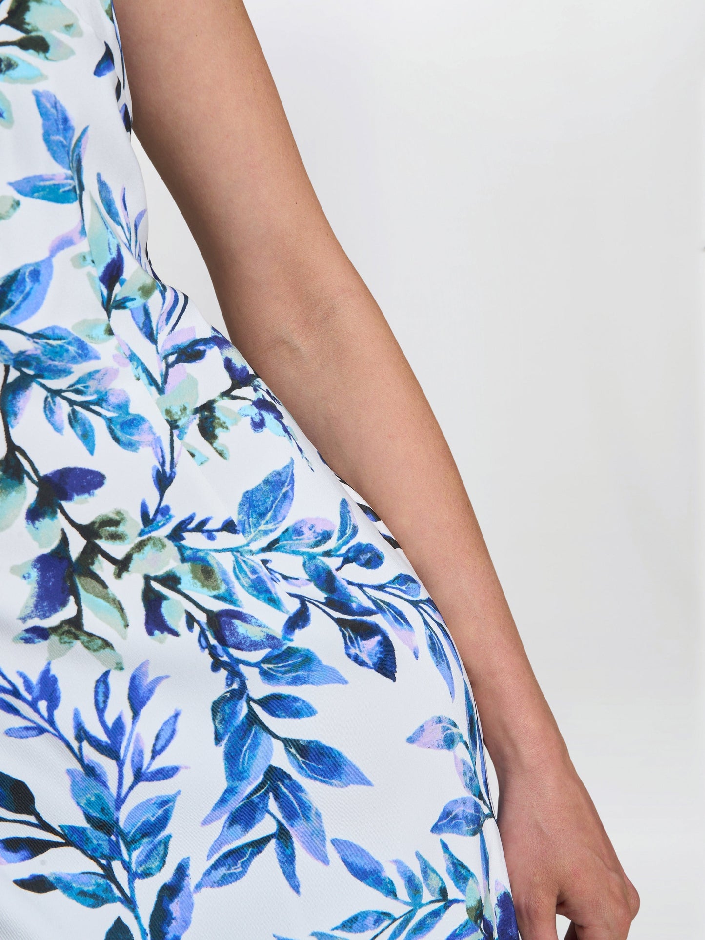 Gina Bacconi Gretel Floral Shift Dress