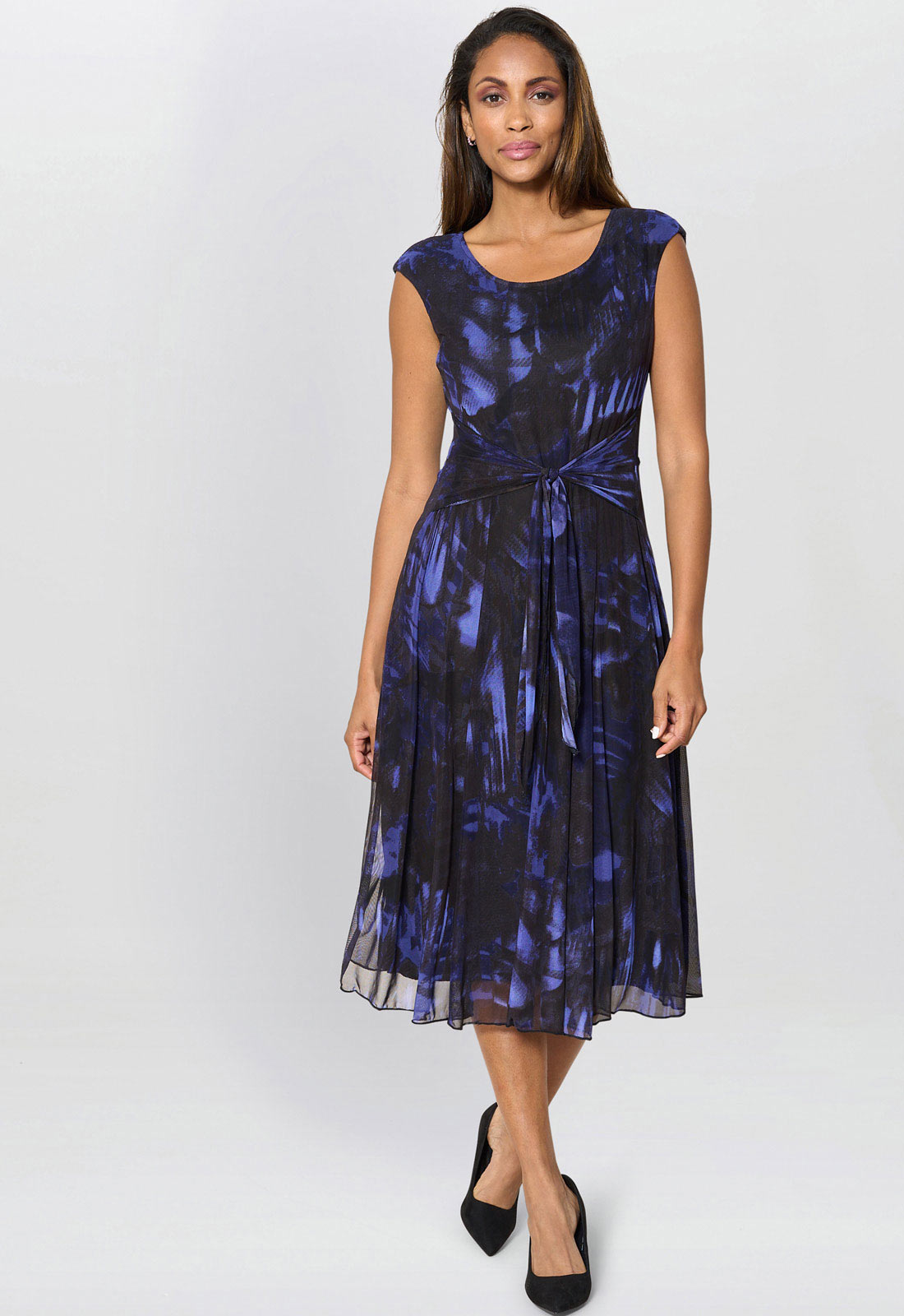 Gina Bacconi Black / Blue Winnie Pleated Midi Dress
