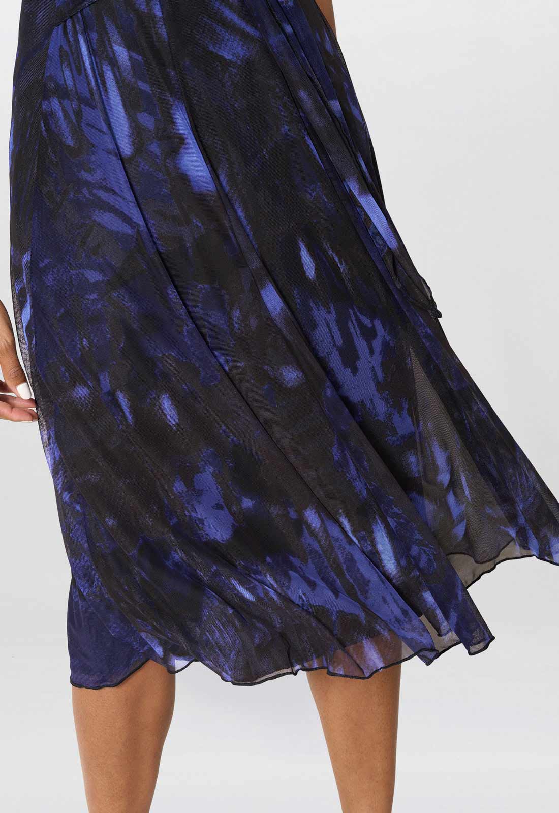 Gina Bacconi Black / Blue Winnie Pleated Midi Dress